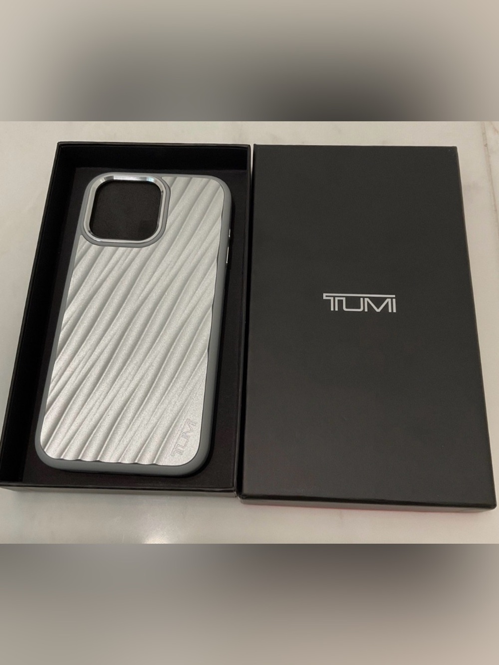 NIB Tumi 19 Degree ALUMINUM Apple iPhone 15 Pro Max Case - SILVER